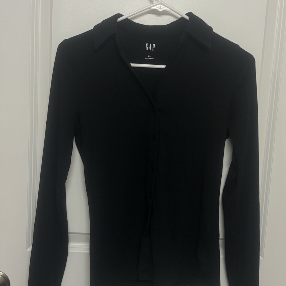 GAP Black Long Sleeve Button-Down Shirt